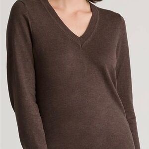 SET OF 2 - Quince Cotton Cashmere V-neck sweaters in mocha heather and olive